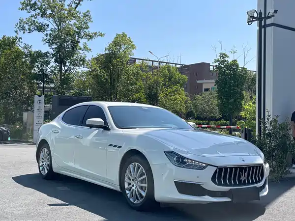 Maserati Ghibli 2021