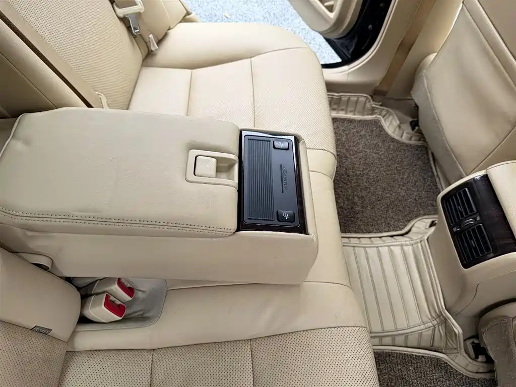 Toyota Camry 2017 — фото 18