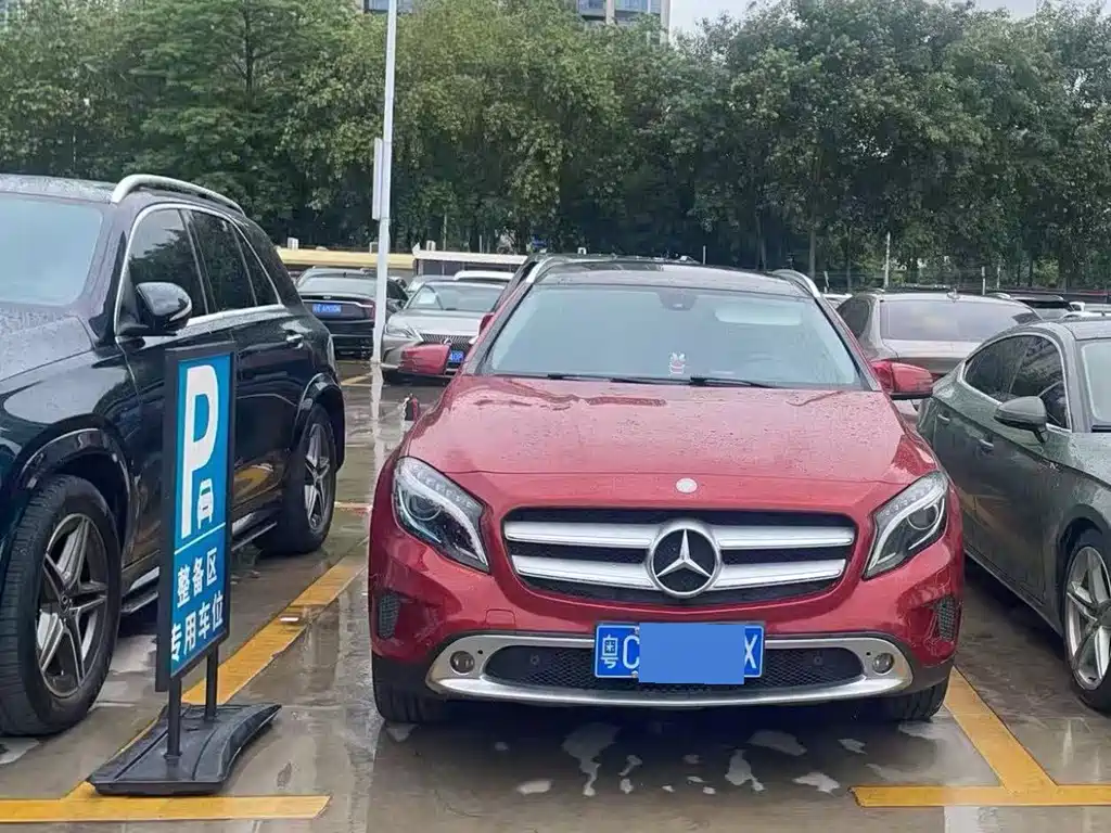 Mercedes-Benz GLA 2015