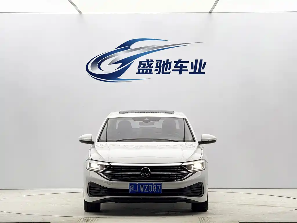Volkswagen Sagitar 2022