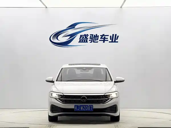 Volkswagen Sagitar 2022