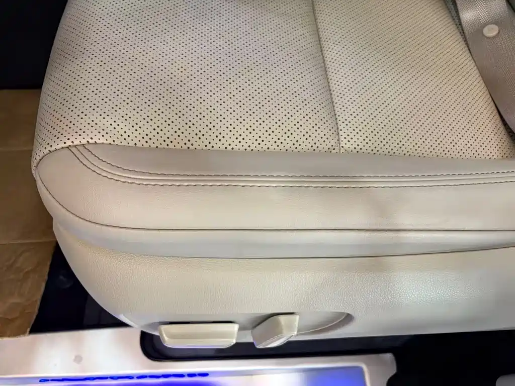 Toyota Alphard 2023 — фото 14