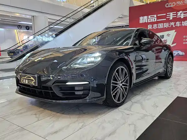 Porsche Panamera 2021