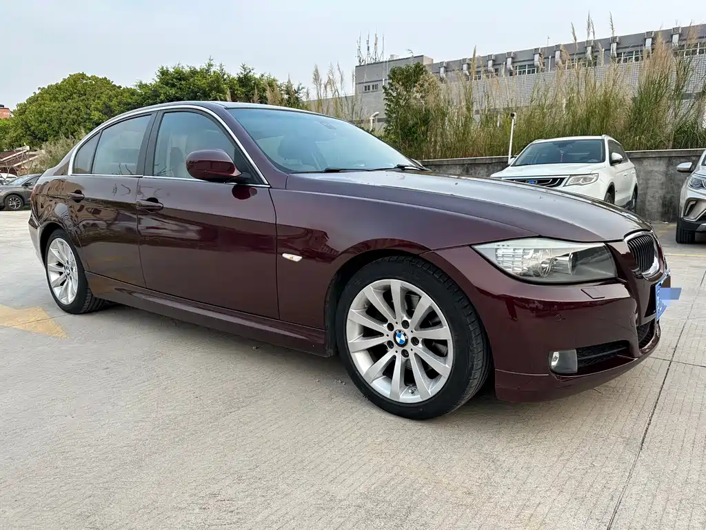 BMW 3 Series 2010 — фото 4
