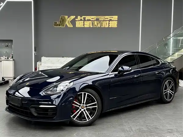 Porsche Panamera 2021