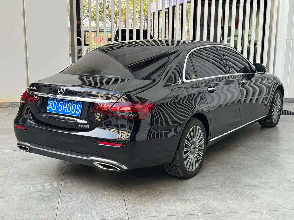 Mercedes-Benz E-Class 2022 — фото 8