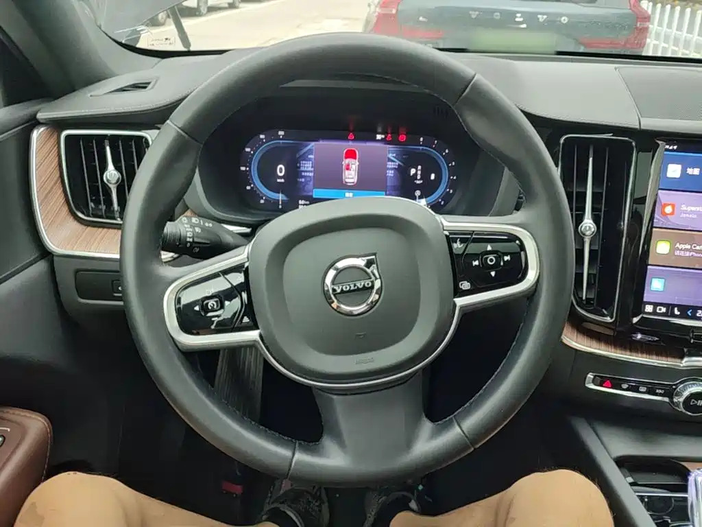 Volvo XC60 2024 — фото 17