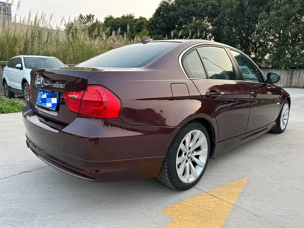 BMW 3 Series 2010 — фото 7
