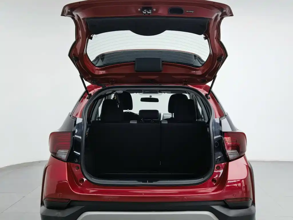 Toyota Yaris L 2022 — фото 16