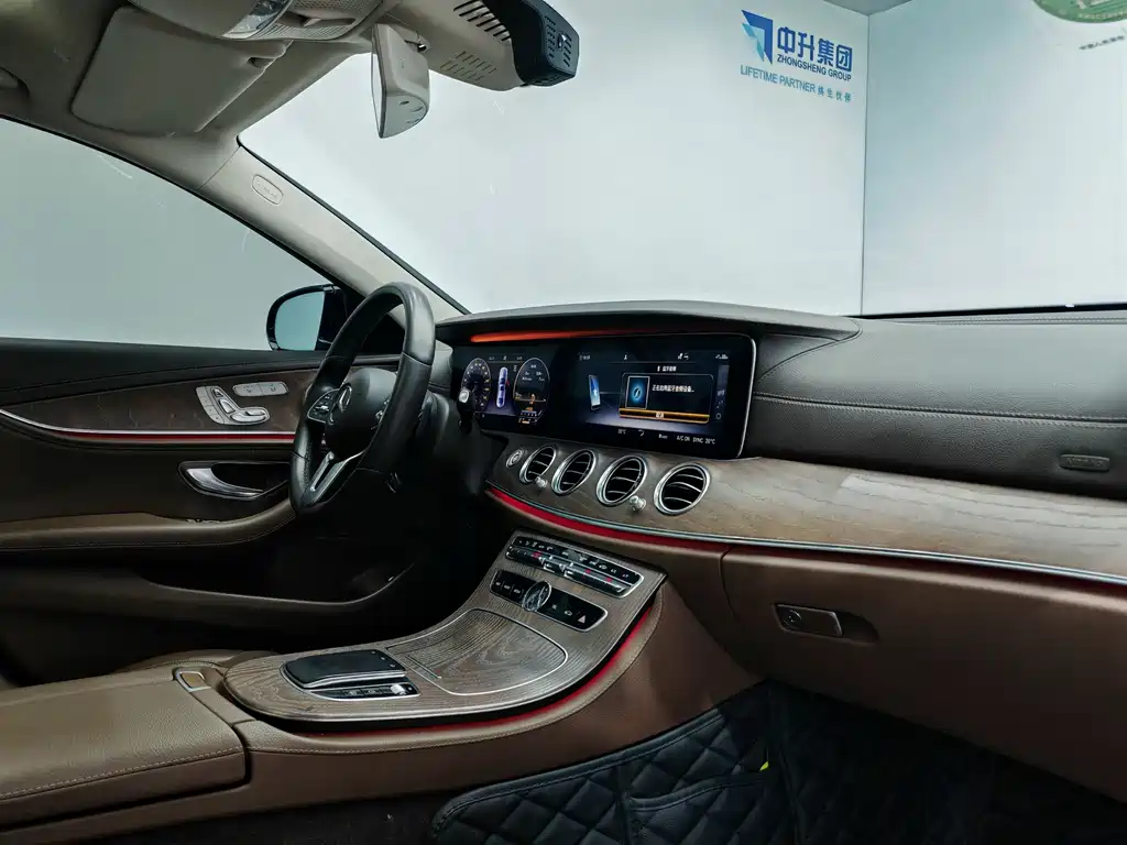 Mercedes-Benz E-Class 2019 — фото 15