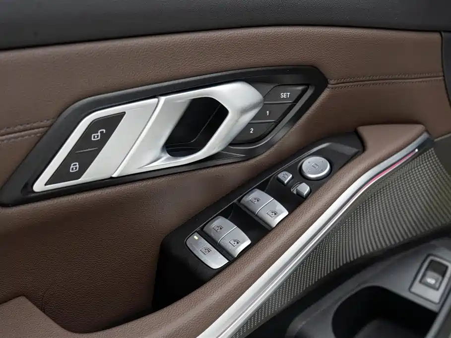 BMW 3 Series 2025 — фото 15