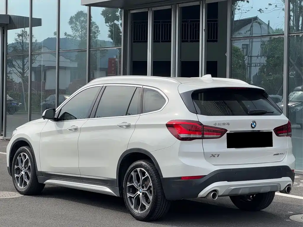 BMW X1 2019 — фото 4