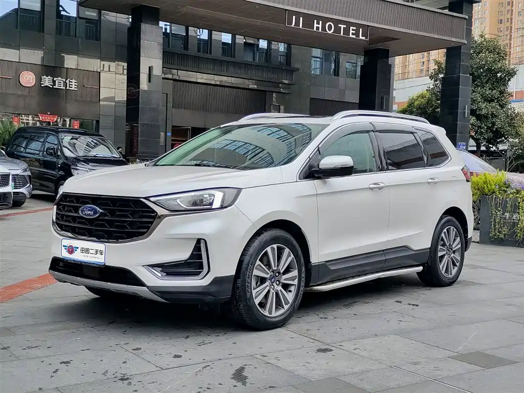 Ford Edge 2021 — фото 1