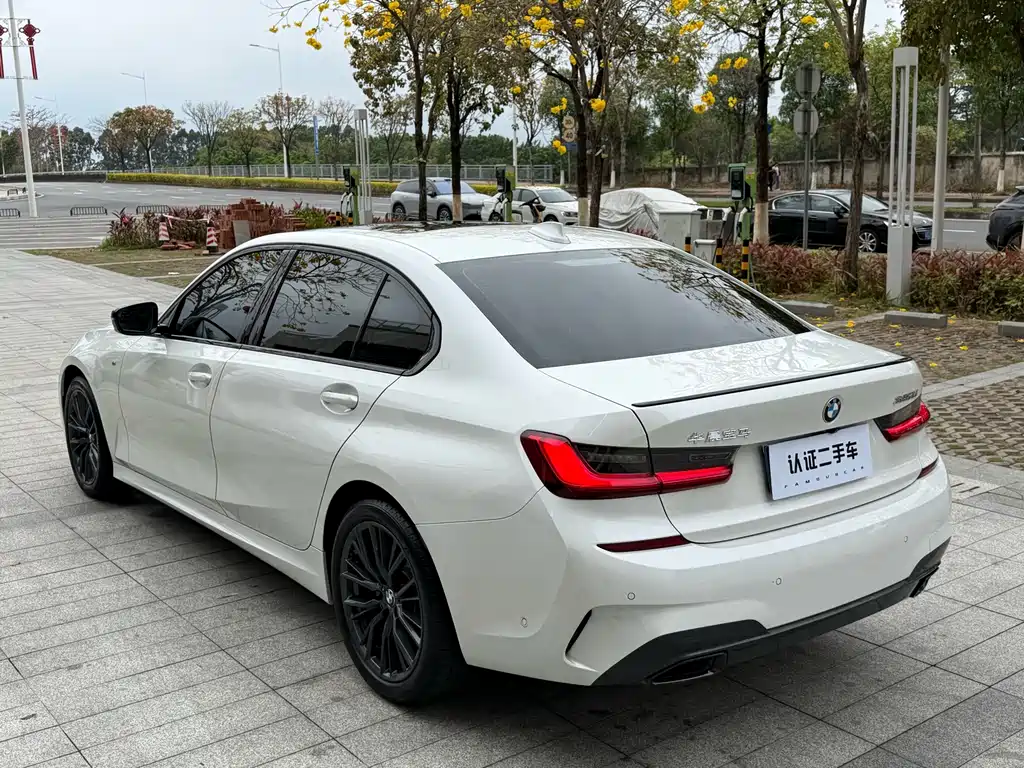 BMW 3 Series 2021 — фото 12