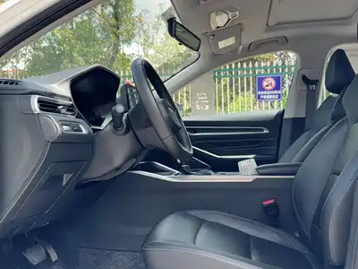 Geely Emgrand 2022