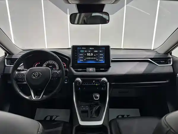 Toyota RAV4 2021