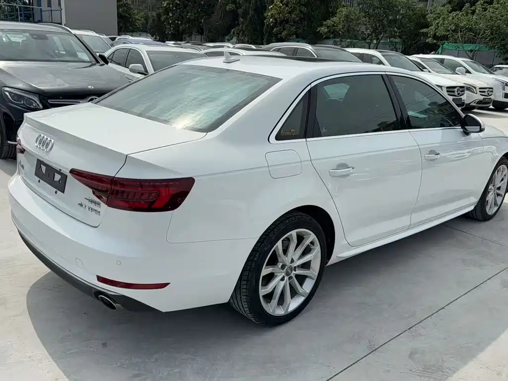 Audi A4L 2018