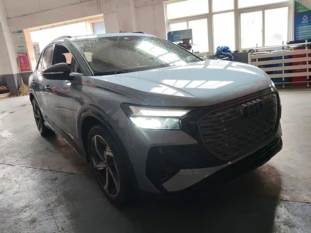 Audi Q4 E-Tron 2022 — фото 4