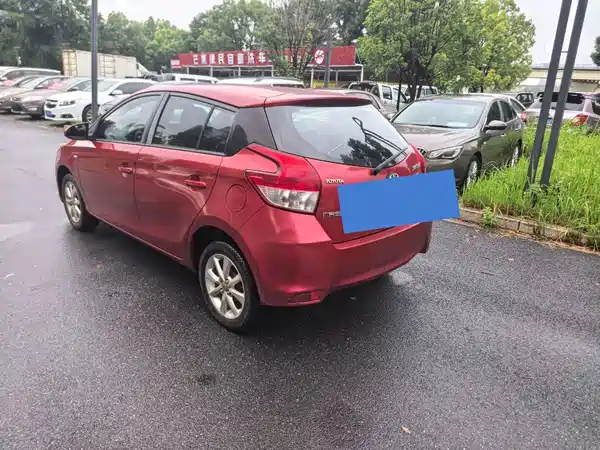 Toyota Yaris L 2014
