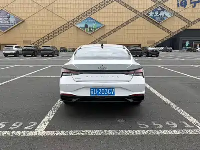 Hyundai Elantra 2022