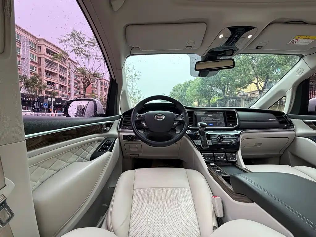 GAC Motor Trumpchi M8 2018 — фото 15