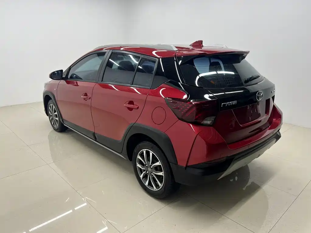 Toyota Yaris L 2022