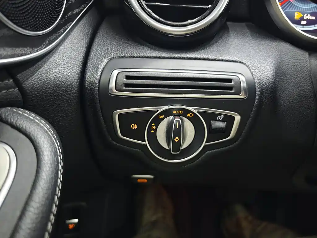 Mercedes-Benz C-Class 2019 — фото 11