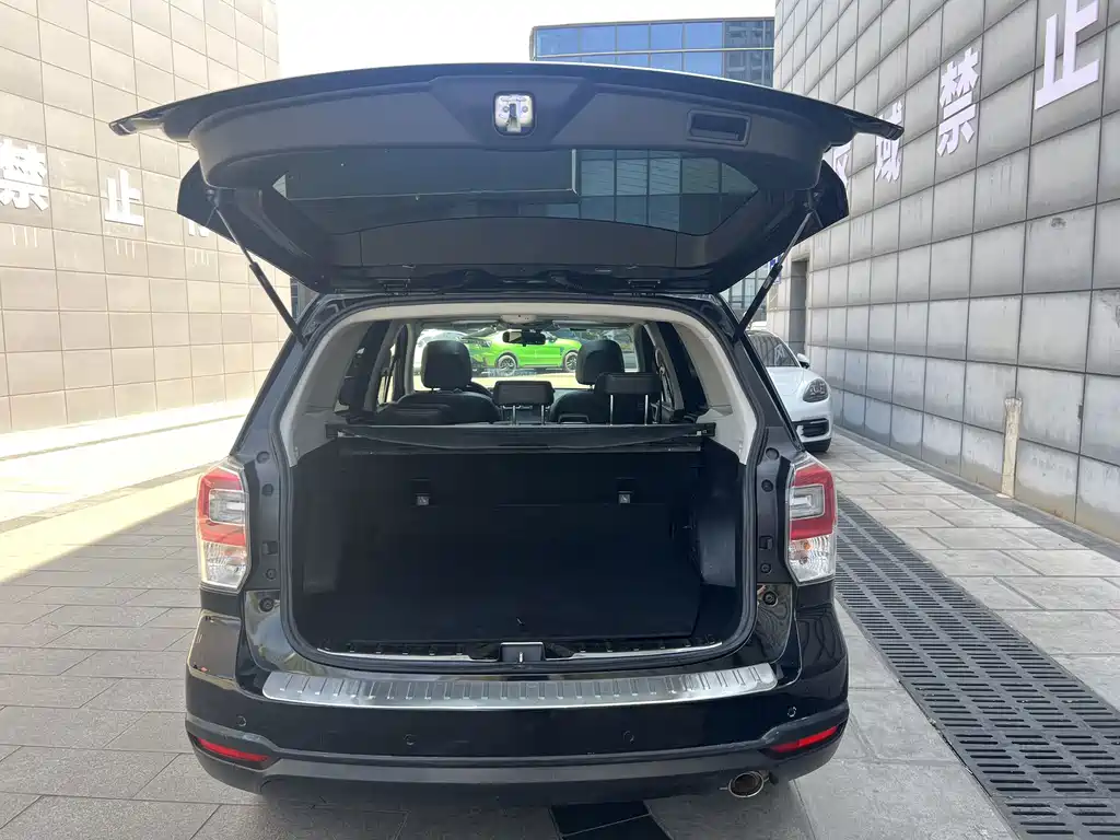 Subaru Forester 2018 — фото 10