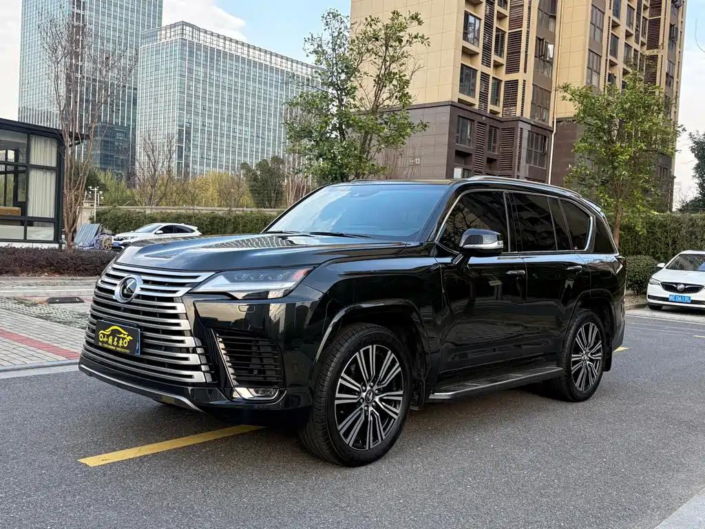 Lexus LX 2024 — фото 1