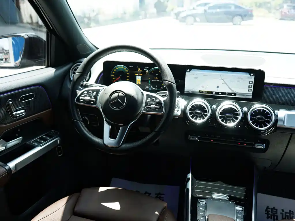 Mercedes-Benz GLB 2023 — фото 11