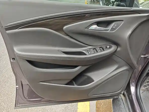 Buick Envision Plus 2018