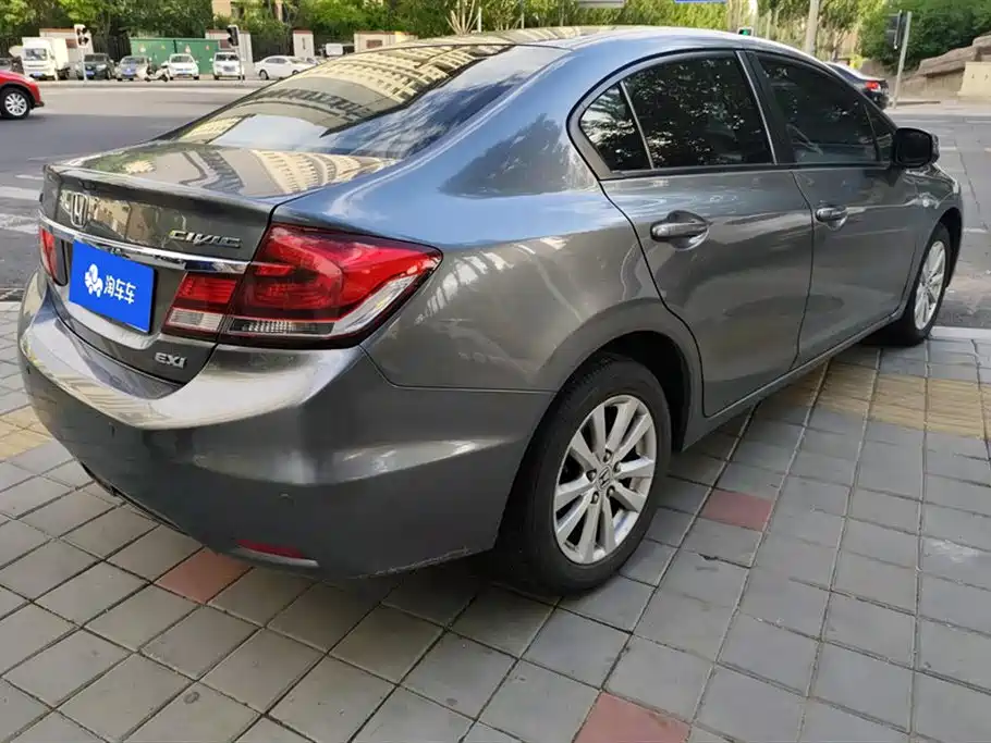 Honda Civic 2015 — фото 3