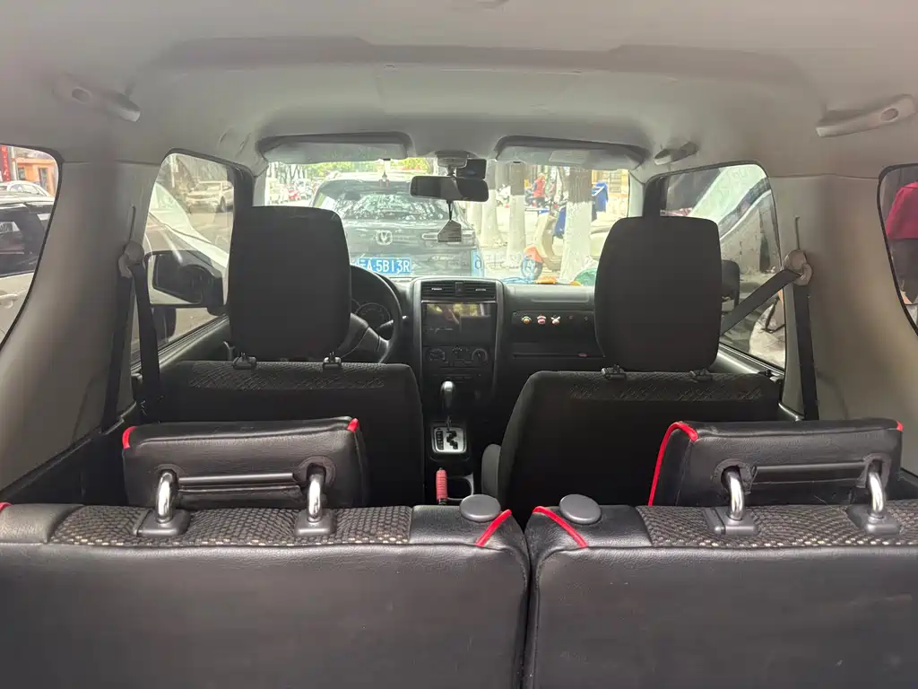 Suzuki Jimny 2018 — фото 13