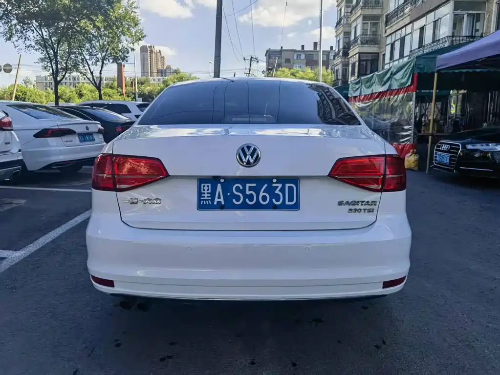 Volkswagen Sagitar 2016