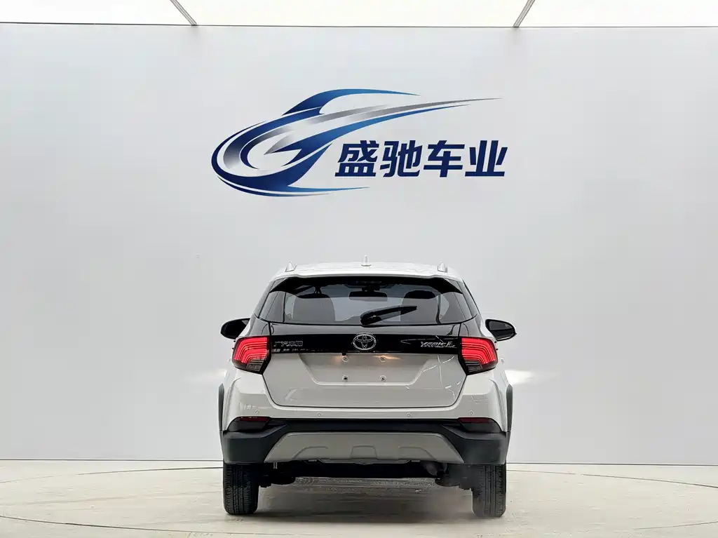 Toyota Yaris L 2022 — фото 5