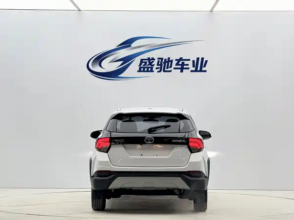 Toyota Yaris L 2022