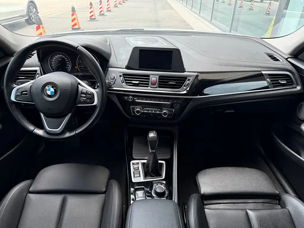 BMW 1 Series 2018 — фото 5
