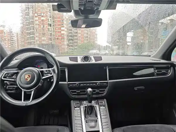 Porsche Macan 2020