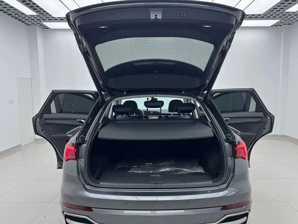 Audi Q3 2023 — фото 17