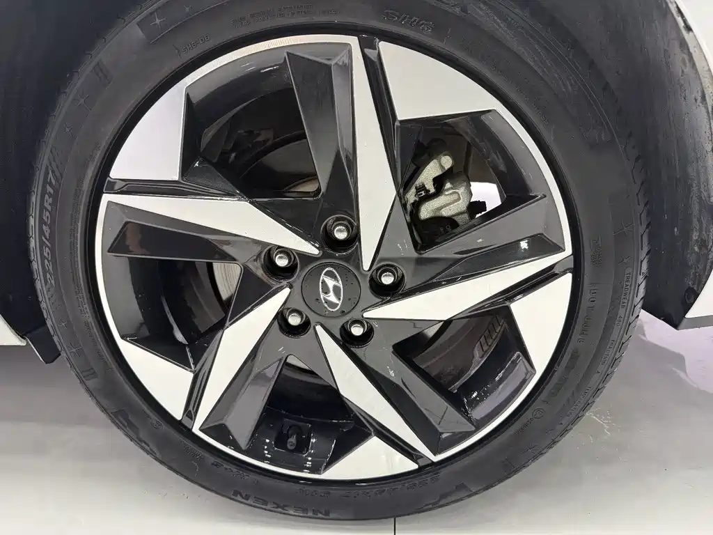 Hyundai Elantra 2021