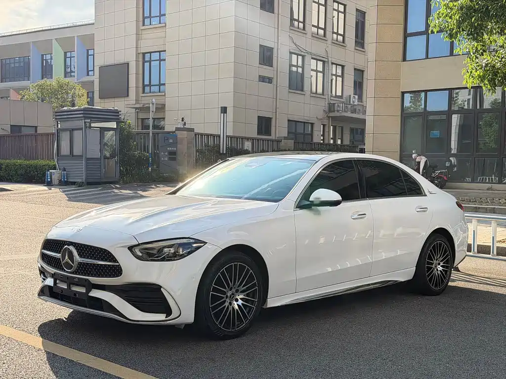 Mercedes-Benz C-Class 2023 — фото 1
