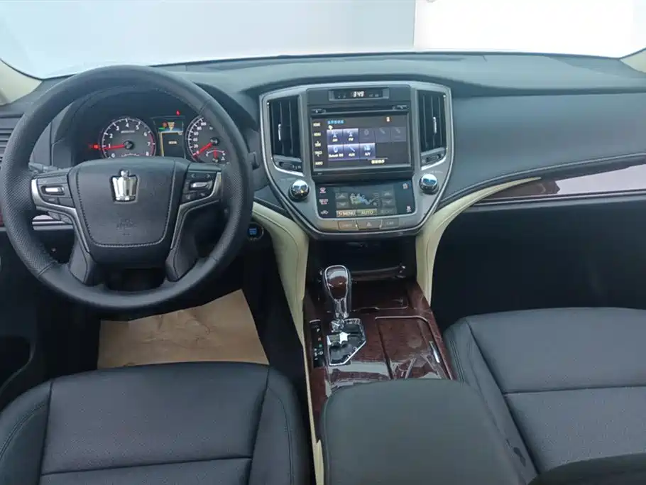 Toyota Crown 2019 — фото 12