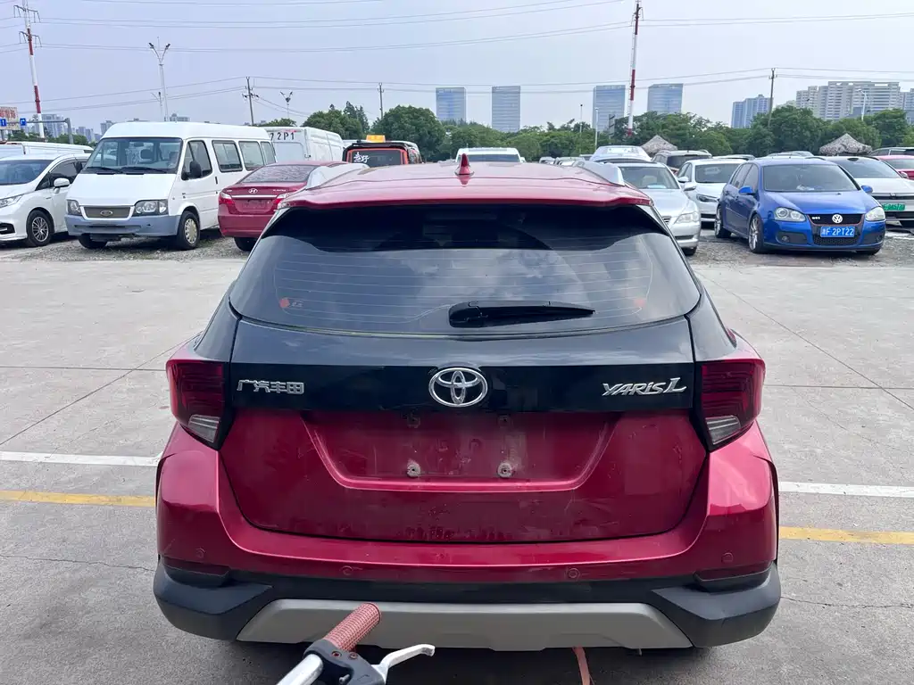 Toyota Yaris L 2022 — фото 8