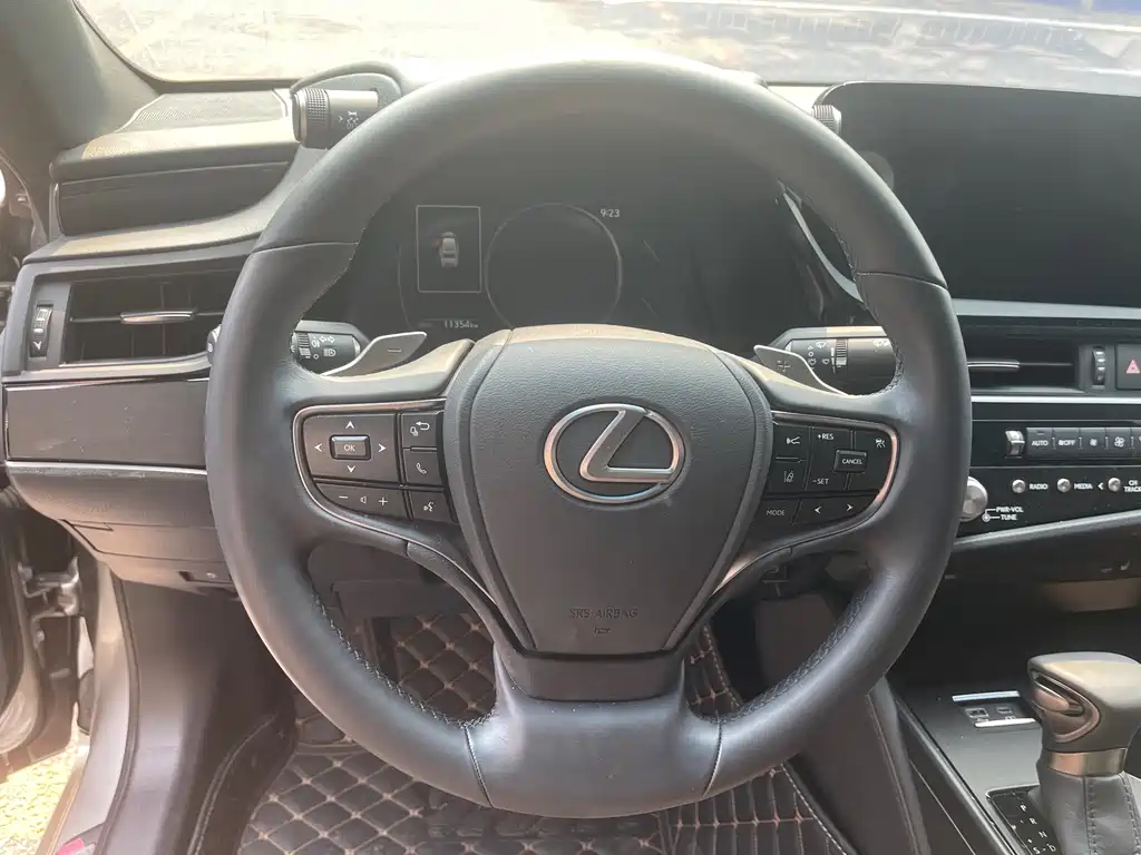 Lexus ES 2023 — фото 16