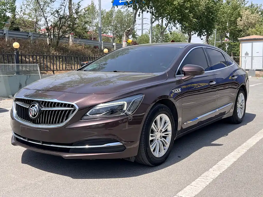 Buick LaCrosse 2018 — фото 1