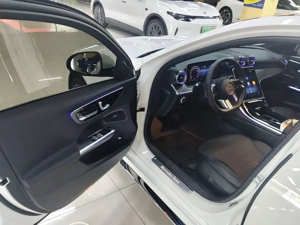Mercedes-Benz C-Class 2025 — фото 16