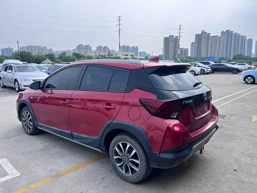 Toyota Yaris L 2022 — фото 10
