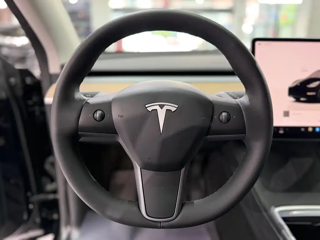 Tesla Model Y 2023 — фото 7