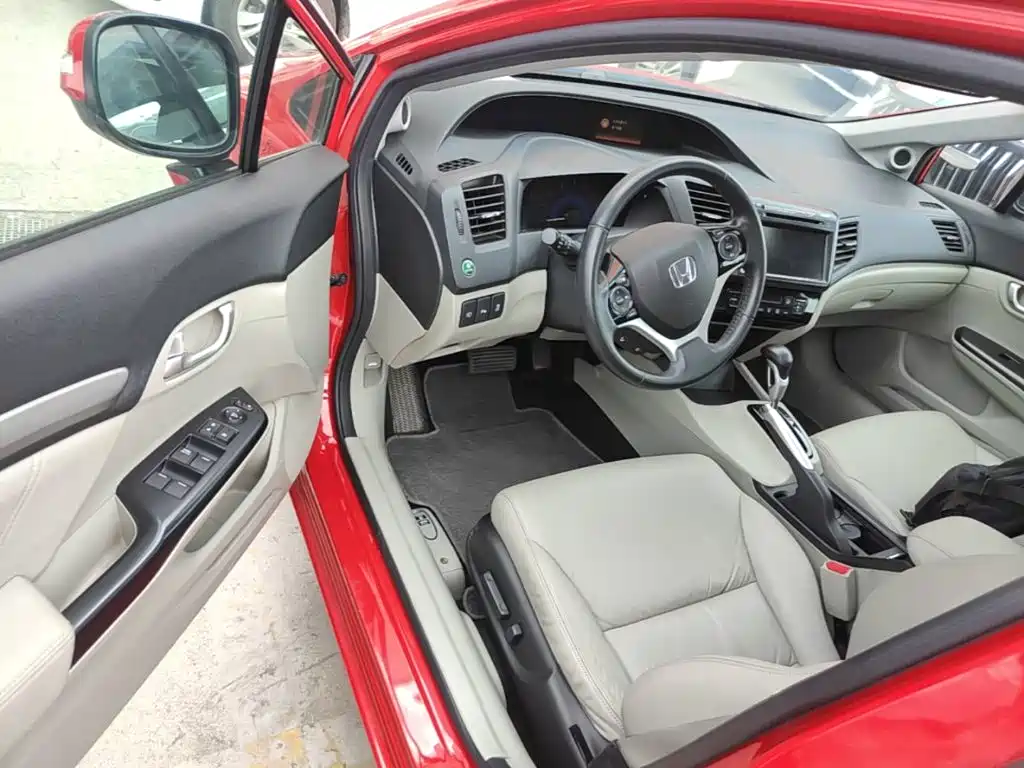 Honda Civic 2015 — фото 16