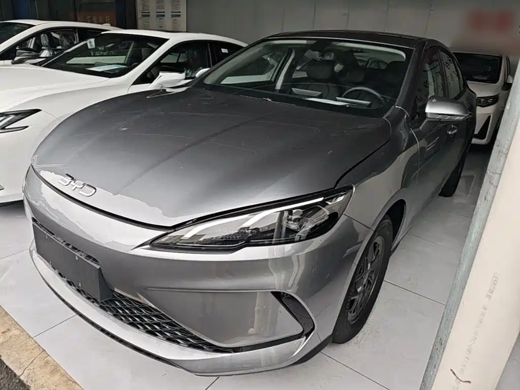 BYD Seal 05 DM-i 2026 — фото 2
